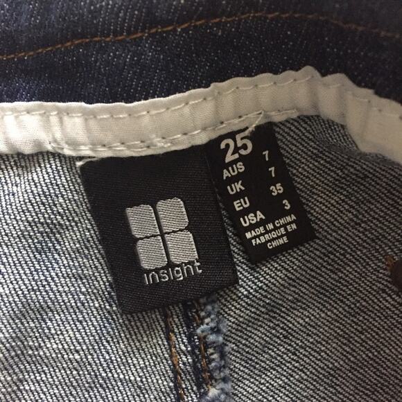 INSIGHT 51 Denim Shorts Malibu Cruiser Distressed Size 25 NWT - Picture 3 of 7